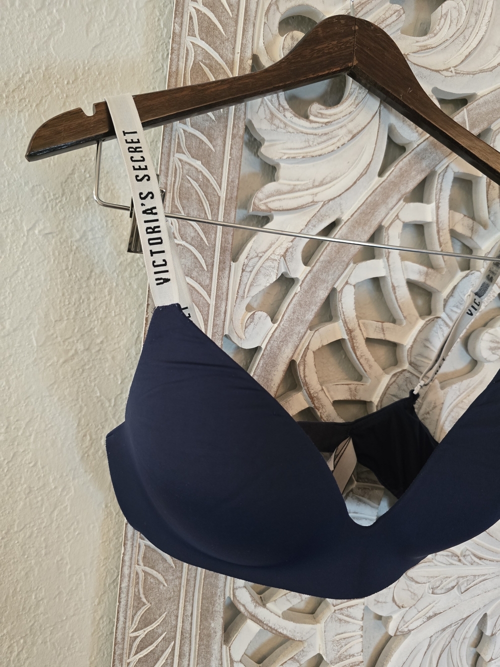 Victoria's Secret Cotton Exploded Logo Lightly Lined Wireless Navy Bra 32D - Picture 2 of 4